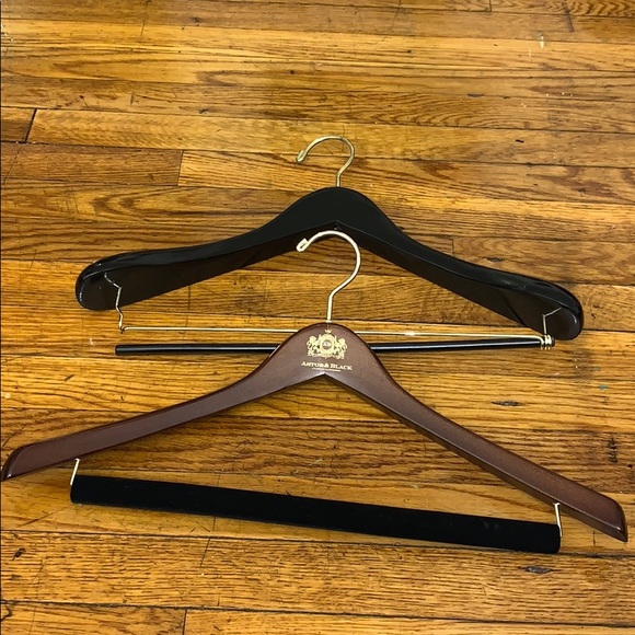 π₯π₯ 2 Premium Wooden Hanger